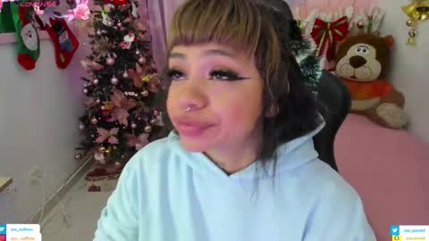 zoe_sullivan_ online show from 12/02/25, 09:47