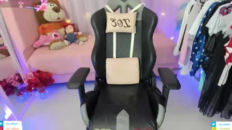 zoe_sullivan_ online show from 02/19/26, 09:16