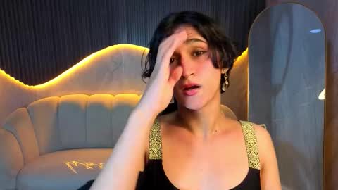 Zoe online show from 12/19/25, 08:05