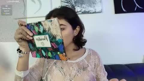 Zoe online show from 11/11/25, 12:49