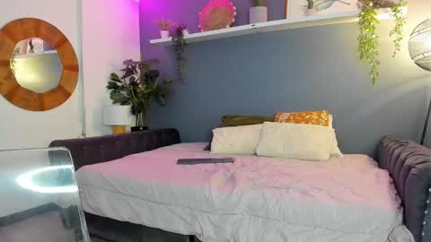 Zoe online show from 09/12/25, 07:14