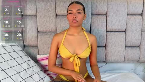 Snapshot of zoeameliie chatting on 09/15/25, 08:20 zoeameliie online show from 09/15/25, 08:20