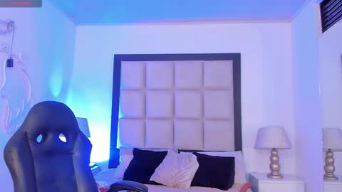 Zoecarrter online show from 02/03/26, 08:36