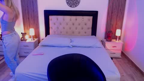 zoe online show from 10/15/25, 03:50