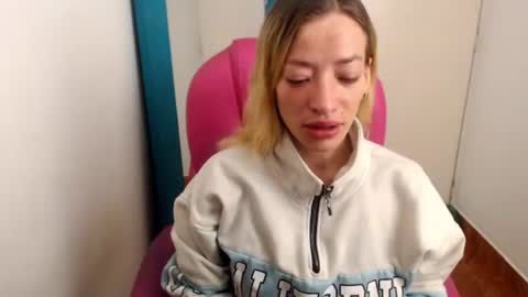 zoe online show from 08/03/26, 04:33