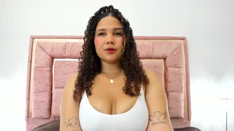 zoee online show from 02/08/25, 06:12