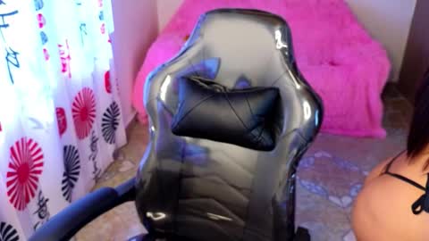 Snapshot of zoee_pamela99 chatting on 10/25/25, 03:18 pamela online show from 10/25/25, 03:18