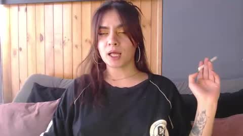 Snapshot of zoee_t chatting on 10/23/25, 06:17 Zoee online show from 10/23/25, 06:17