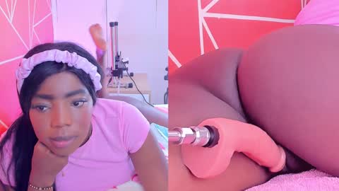 Snapshot of zoeethompson_cm chatting on 02/07/25, 07:06 online show from 02/07/25, 07:06