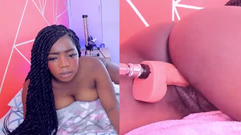 Snapshot of zoeethompson_cm chatting on 02/25/25, 09:57 online show from 02/25/25, 09:57