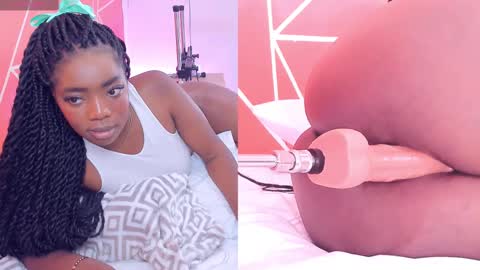 Snapshot of zoeethompson_cm chatting on 03/04/25, 02:21 online show from 03/04/25, 02:21