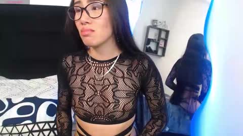 Laura  online show from 09/09/25, 04:34