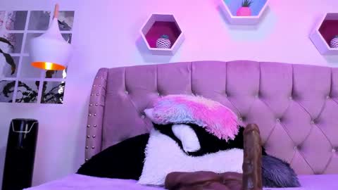 Zoe online show from 02/22/25, 07:47