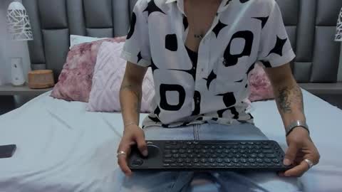 Snapshot of zoekrug chatting on 02/21/26, 01:12 Zoe Krug online show from 02/21/26, 01:12