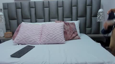 Snapshot of zoekrug chatting on 02/24/26, 12:14 Zoe Krug online show from 02/24/26, 12:14