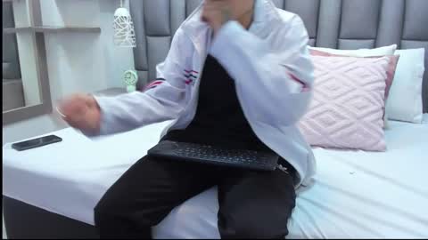 Zoe Krug online show from 03/18/26, 12:19