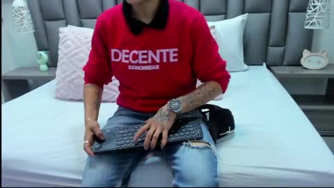 Zoe Krug online show from 04/13/26, 12:21