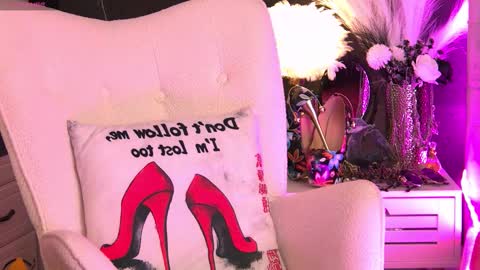 ZoeMesmerize online show from 10/16/25, 03:07