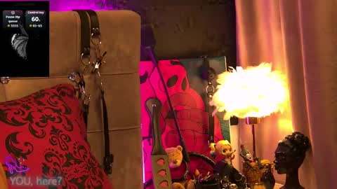 ZoeMesmerize online show from 11/04/25, 12:04