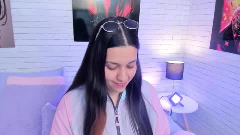 Snapshot of zoemurphy_ chatting on 10/24/25, 04:14 ZOE online show from 10/24/25, 04:14