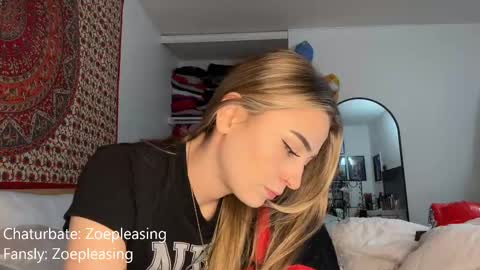 zoepleasing online show from 10/11/25, 12:54