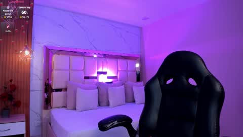 Snapshot of zoes_mile chatting on 02/13/26, 11:28 Zoes online show from 02/13/26, 11:28