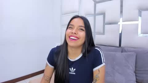 ZoeSwam online show from 02/21/25, 01:44