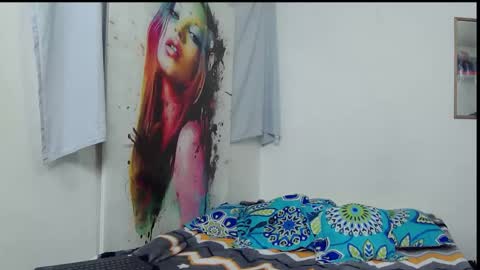 Snapshot of zoethorner chatting on 04/15/26, 12:01 zoethorner online show from 04/15/26, 12:01