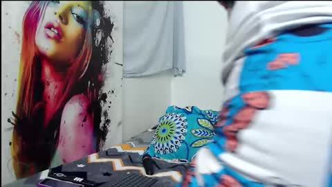 Snapshot of zoethorner chatting on 04/16/26, 12:17 zoethorner online show from 04/16/26, 12:17