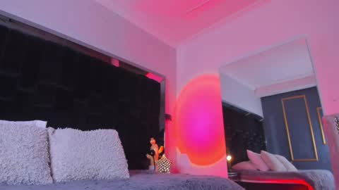 zoevidal_ online show from 01/27/25, 11:54