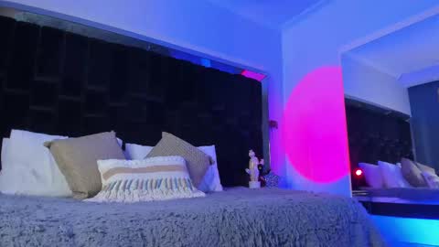 zoevidal_ online show from 03/06/25, 11:47