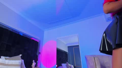 zoevidal_ online show from 03/12/25, 03:18