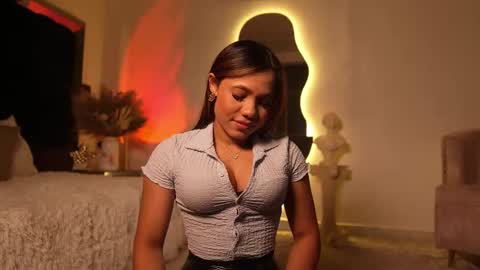 zoevidal_ online show from 10/13/25, 11:54