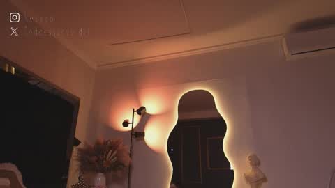 zoevidal_ online show from 03/08/26, 12:09