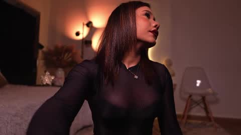 zoevidal_ online show from 04/09/26, 12:10