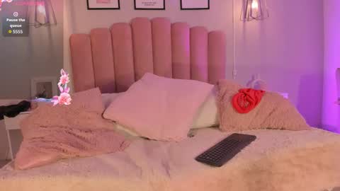  ZOE  online show from 12/03/25, 10:46