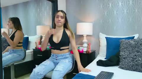 ZoeWilliis online show from 04/13/26, 12:21