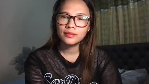 zoey_foryou online show from 02/05/25, 11:55