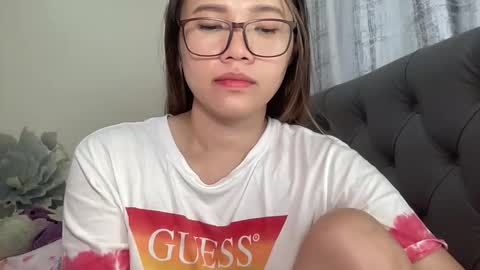 zoey_foryou online show from 12/04/25, 01:59