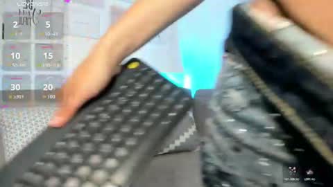 Snapshot of zoey_monroe_ chatting on 07/13/26, 01:47 Zoey online show from 07/13/26, 01:47
