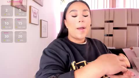 zoey thommpson online show from 11/26/25, 07:48