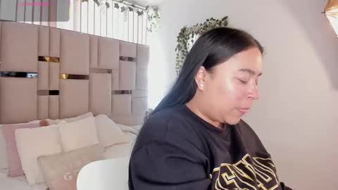 zoey thommpson online show from 01/11/26, 01:27