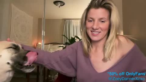 Zoeydanner online show from 02/06/25, 04:21