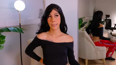 Zoey online show from 06/08/26, 12:05