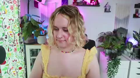 Zoey Ryan online show from 07/11/26, 08:00