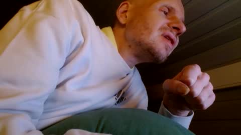 Snapshot of zolexthomas chatting on 12/04/24, 05:44 zolexthomas online show from 12/04/24, 05:44