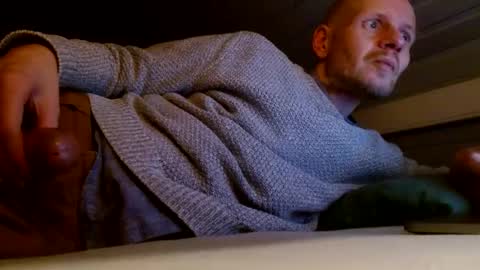 Snapshot of zolexthomas chatting on 12/06/24, 08:40 zolexthomas online show from 12/06/24, 08:40