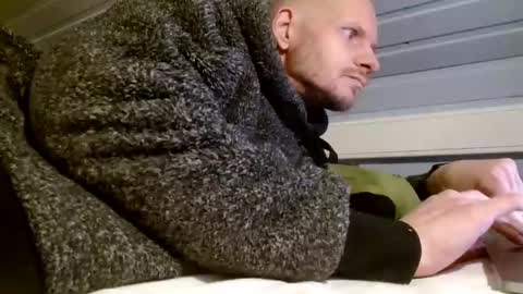 Snapshot of zolexthomas chatting on 12/14/24, 06:20 zolexthomas online show from 12/14/24, 06:20