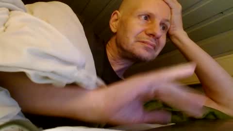 Snapshot of zolexthomas chatting on 02/17/25, 01:15 zolexthomas online show from 02/17/25, 01:15