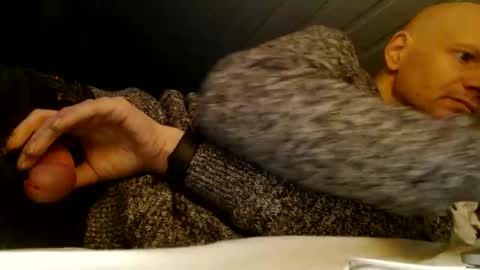 Snapshot of zolexthomas chatting on 02/17/25, 05:21 zolexthomas online show from 02/17/25, 05:21